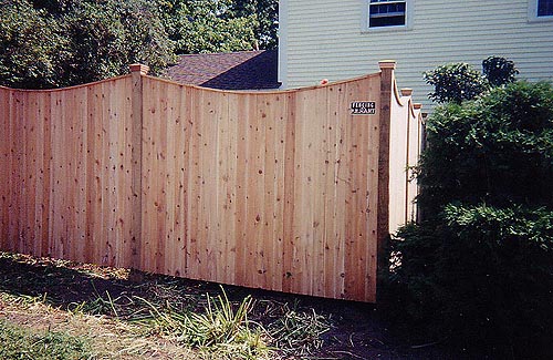 scalloped-privacy-fence